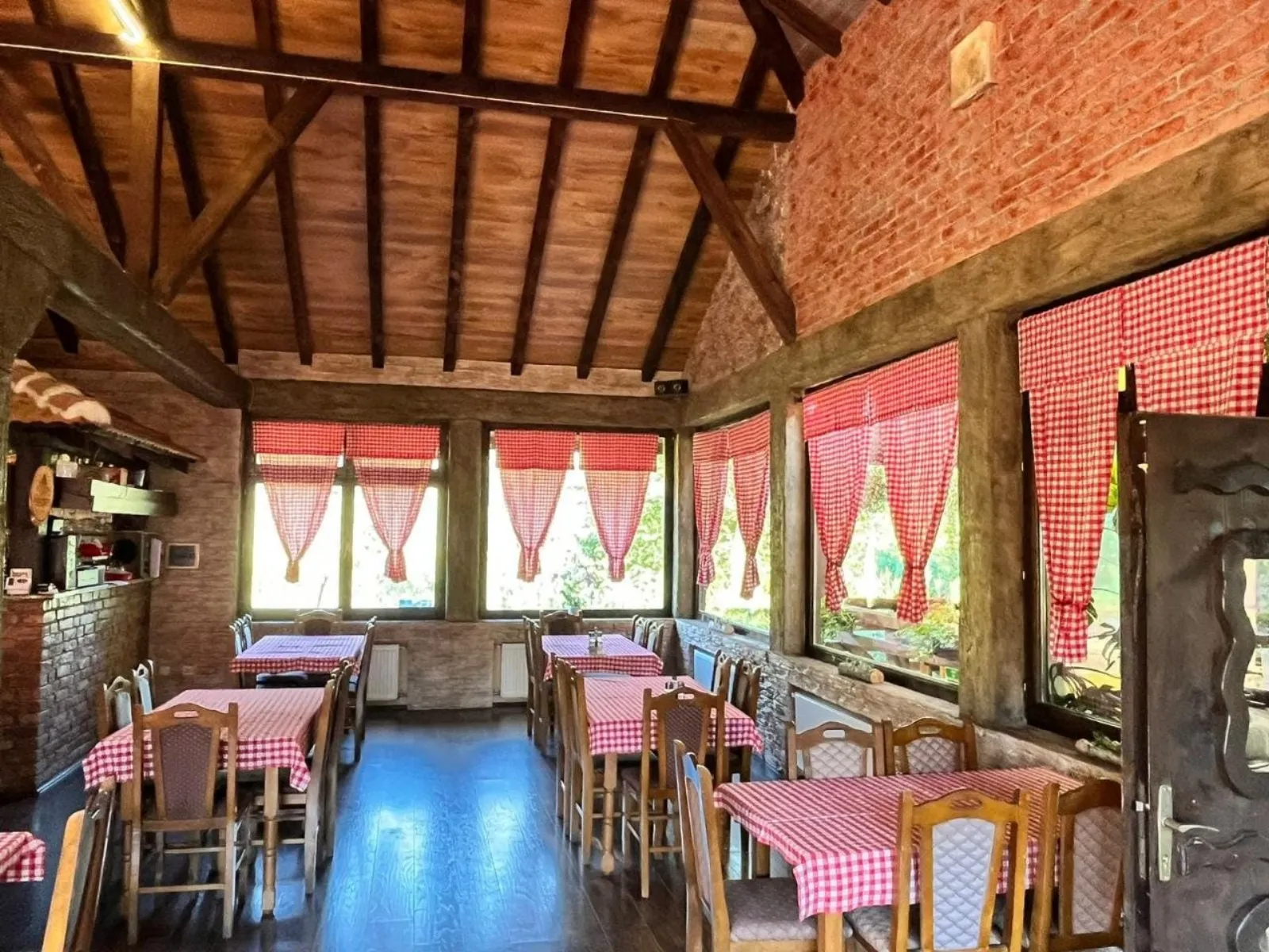 Restoran Jezero Sveti Nikola